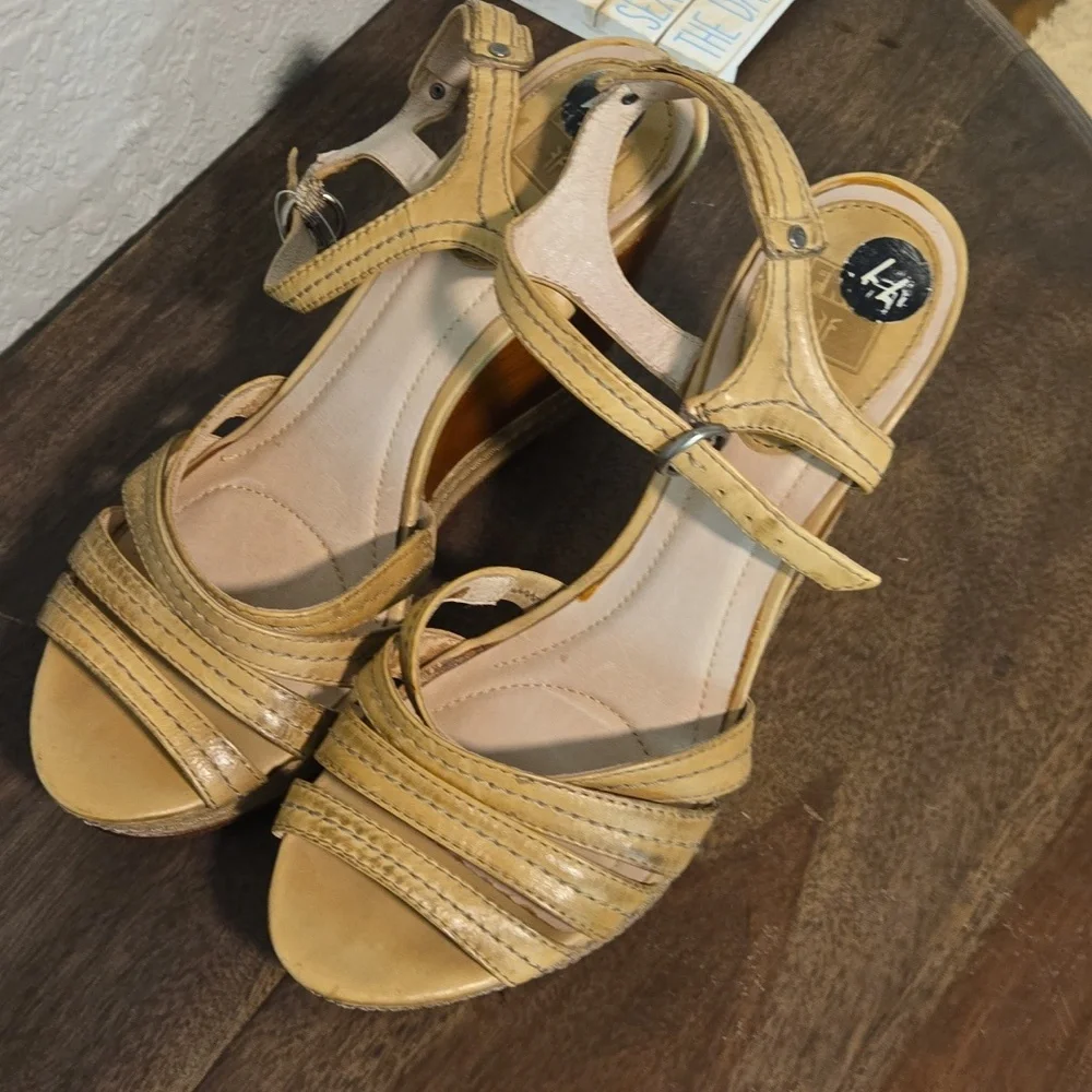 Frye Leather‎ Wedge Sandals